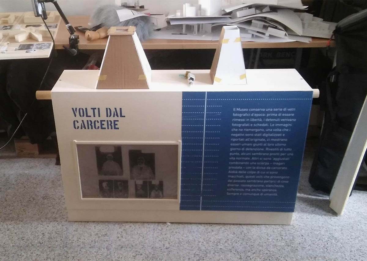 Museo da marciapiede: La realizzazione degli apparati espositivi