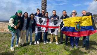Foto di studenti ecuadoriani ad Alghero